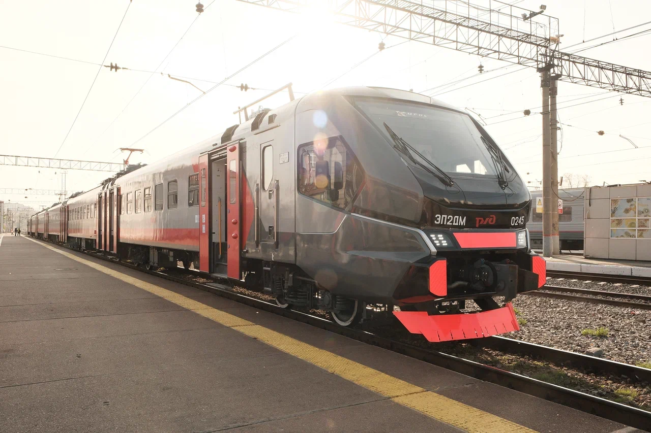 Новый российский электропоезд ЭП2ДМ начал курсировать на маршруте Ишим – Тюмень