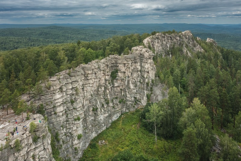 Аракульский шихан на берегу озера Аракуль